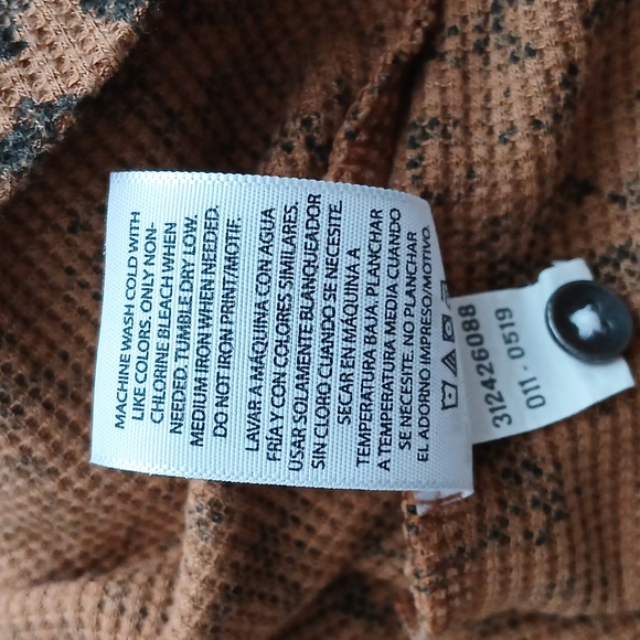 Time and Tru leopard print long sleeve - Picture 9 of 9